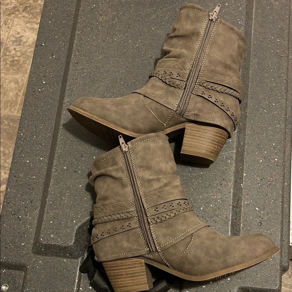 Jellypop Brown Ankle Boots with Braided Strap - Picture 3 of 4